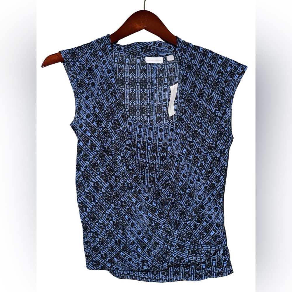 NWT New York & Company Blue Black Abstract Print Top Size XS $39.95